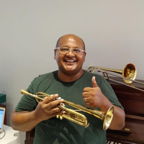 LUÍS CLÁUDIO PROF. DE TROMPETEE TROMBONE