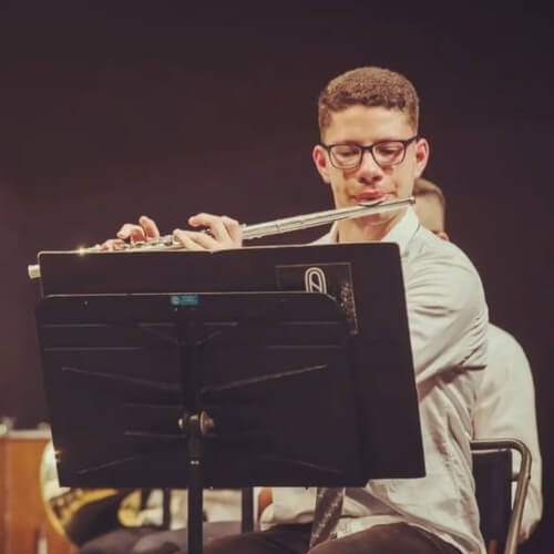 MATHEUS RODOLPHO PROFESSOR DE FLAUTADOCE E TRANSVERSAL